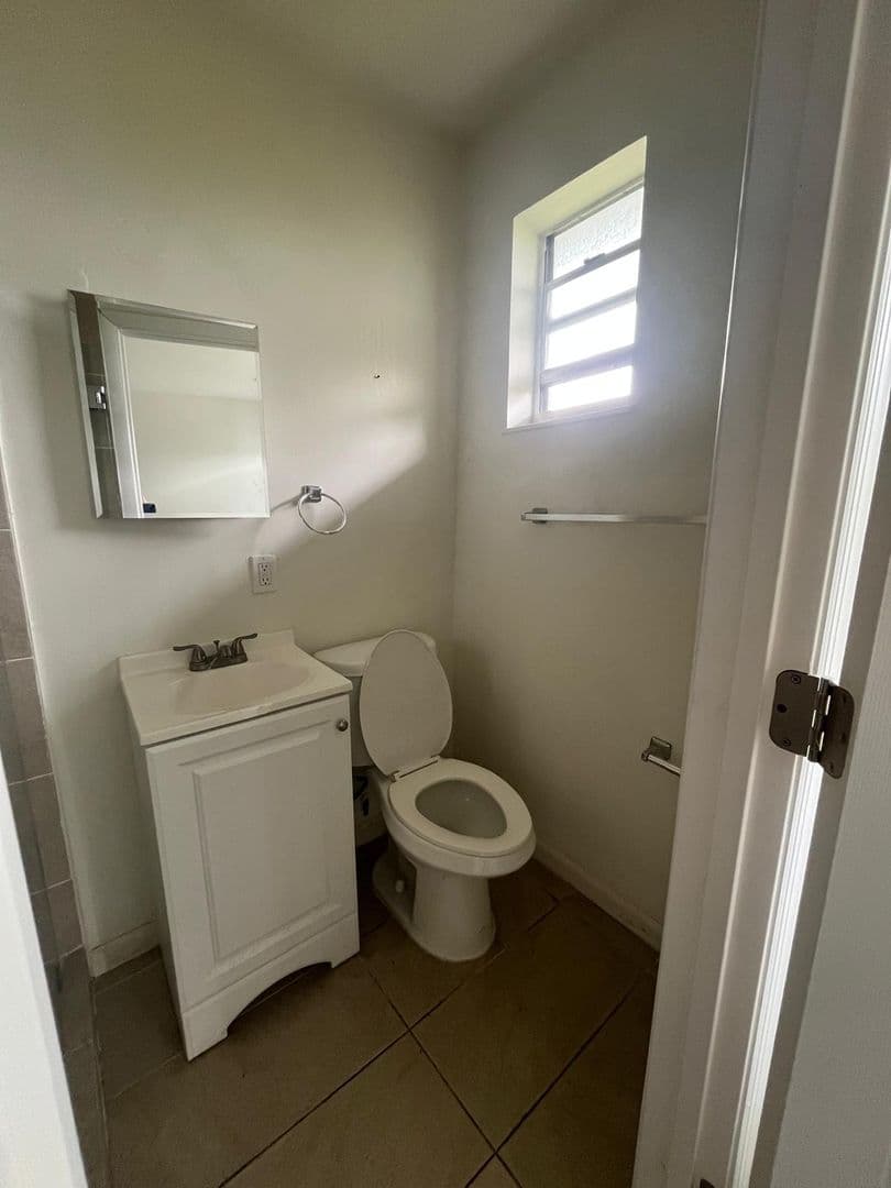 miami Apartment: 467 NW 8TH ST