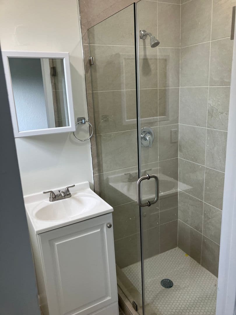 miami Apartment: 467 NW 8TH ST