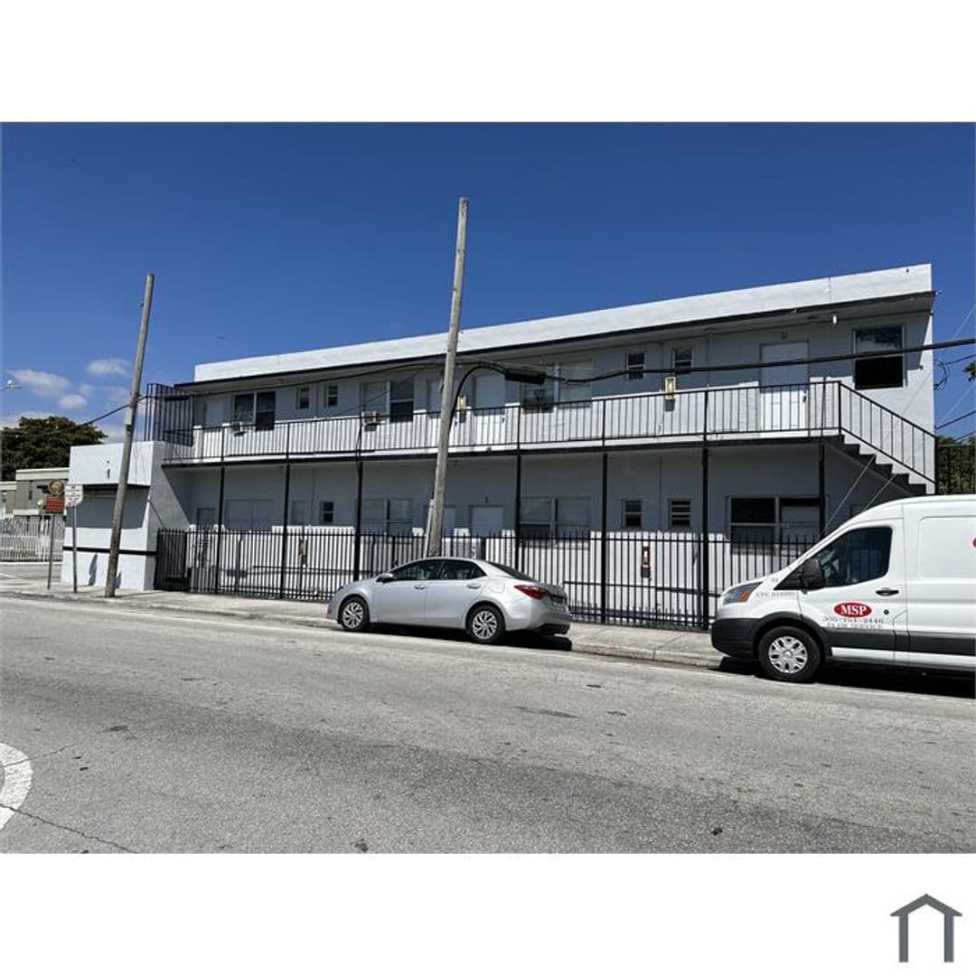 miami Apartment: 467 NW 8TH ST