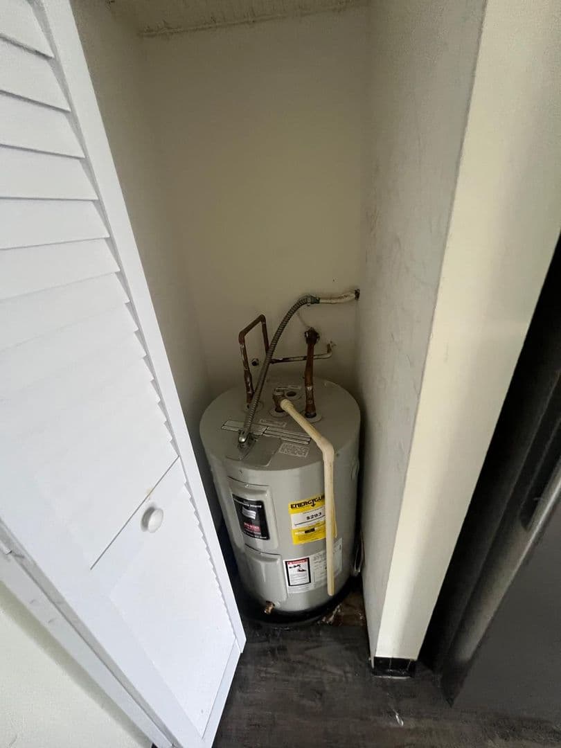 miami Apartment: 467 NW 8TH ST
