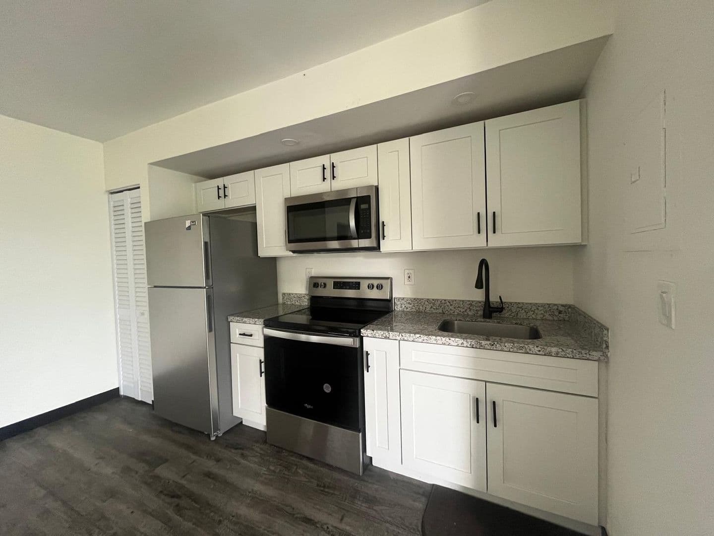miami Apartment: 467 NW 8TH ST
