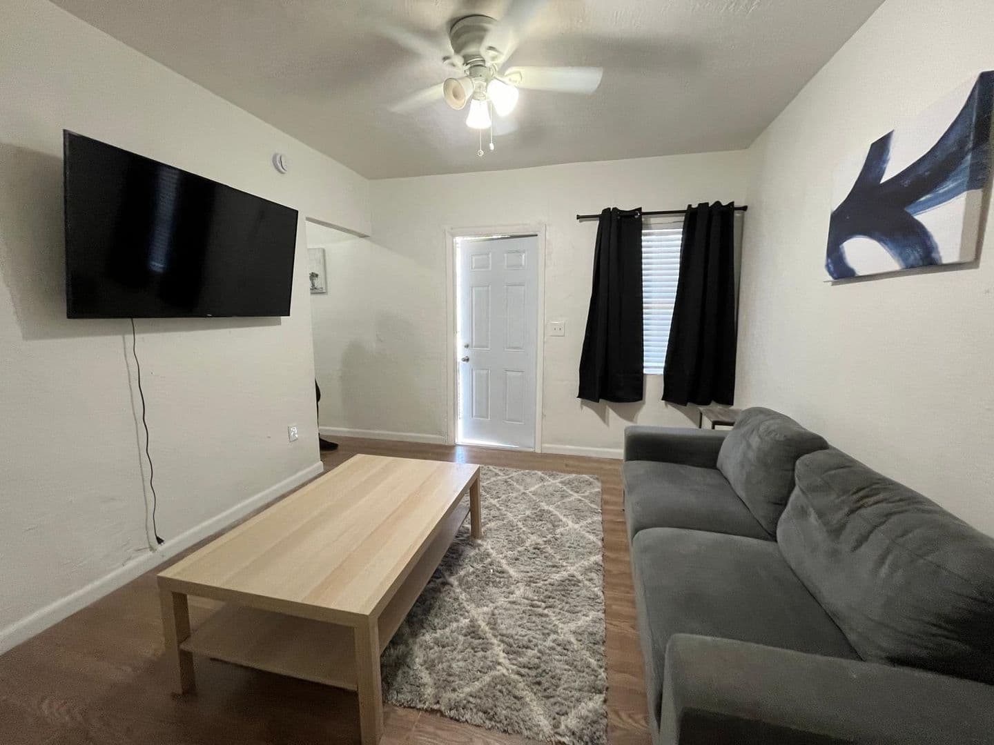Miami Apartment: 200 nw 13th st