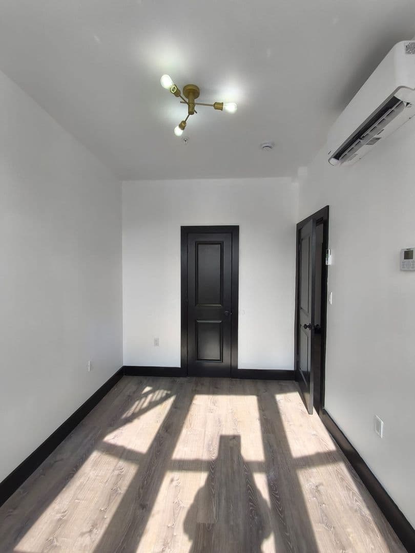 Newark Apartment: 11 Thomas Street