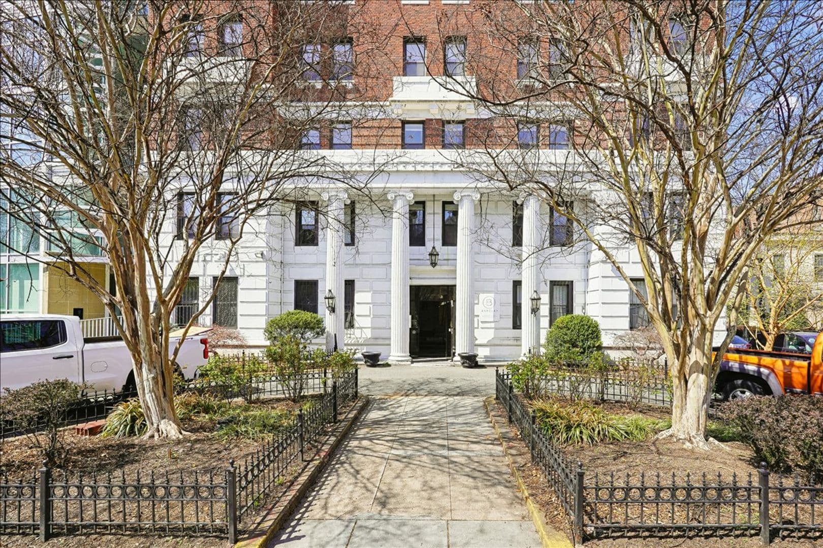 Washington Apartment: 1616 16th Street NW