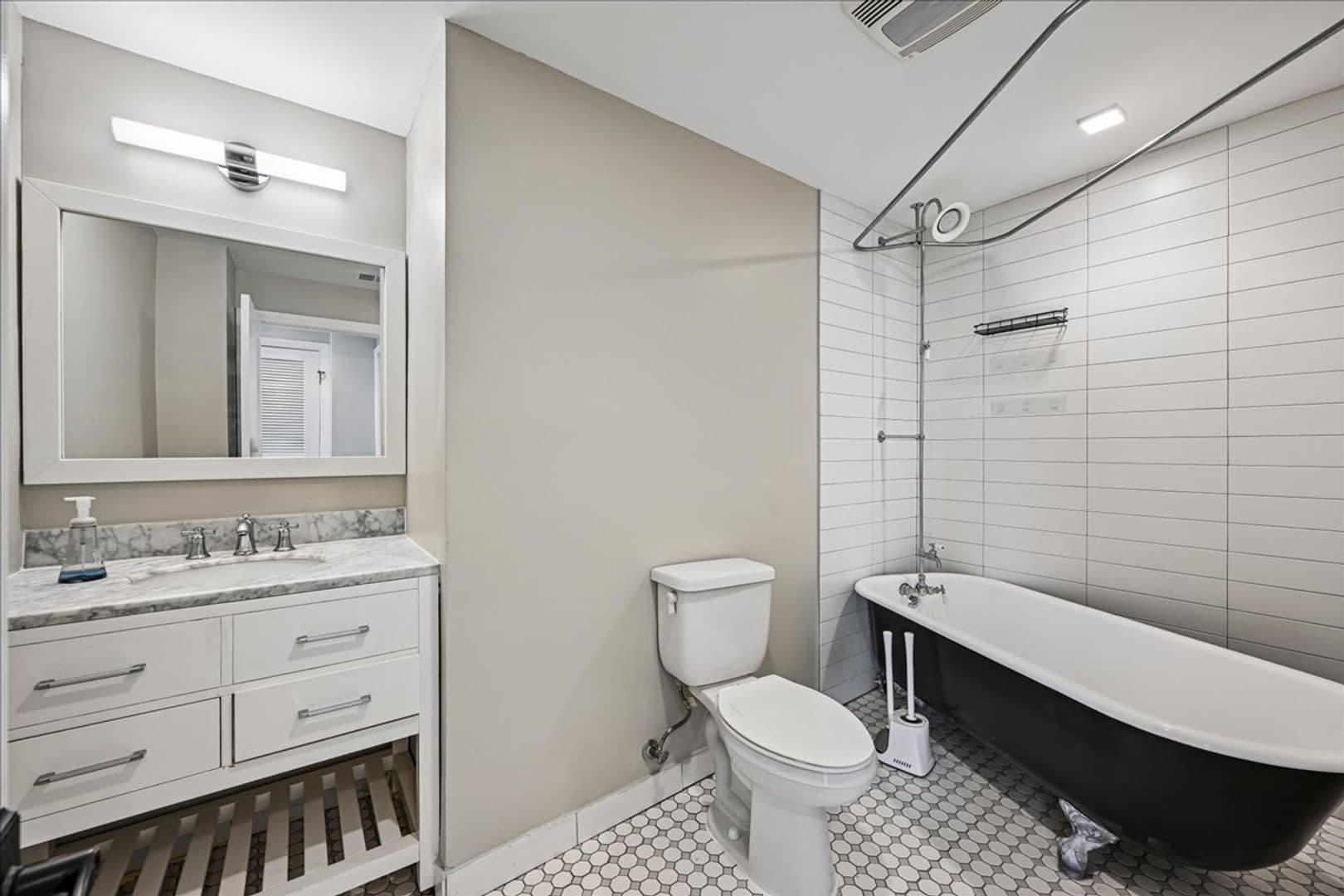 Washington Apartment: 10 Florida Avenue