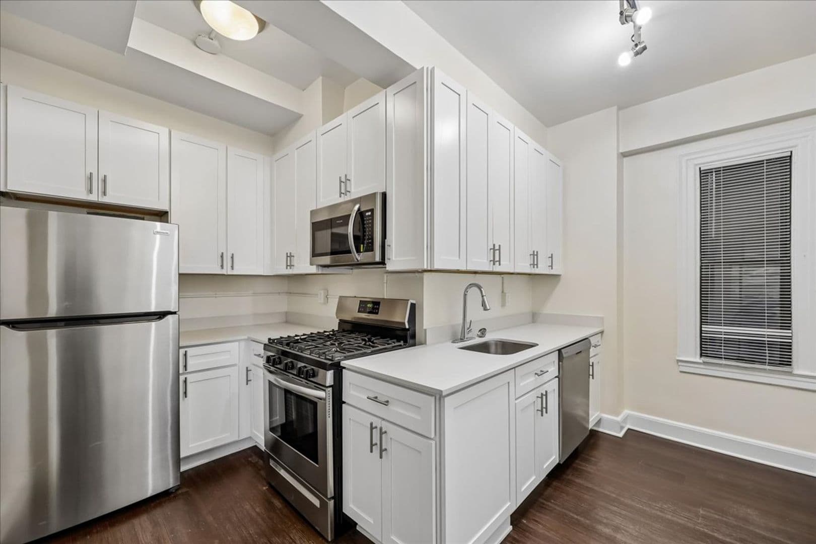 Washington Apartment: 1616 16th Street NW