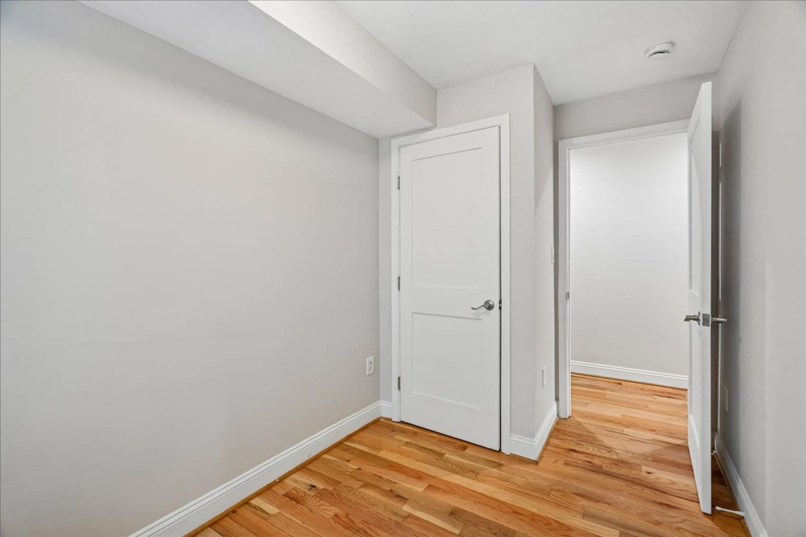 Washington Apartment: 1616 27th Street SE