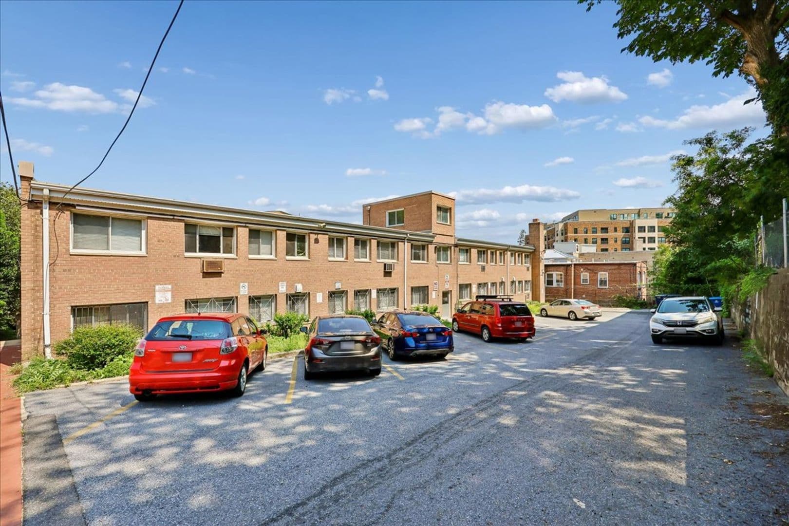 Washington Apartment: 1714 Summit Place NW
