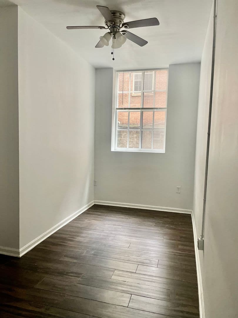Baltimore Apartment: 11 East Saratoga Street