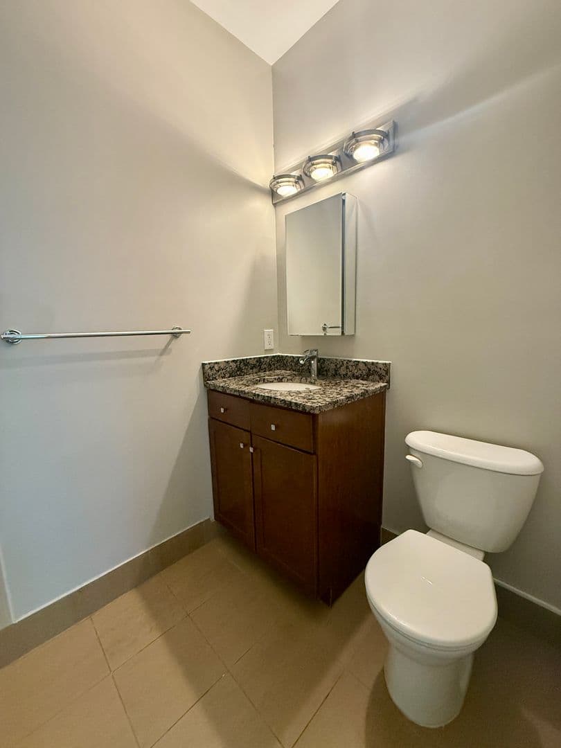 Washington Apartment: 1438 Fairmont St NW