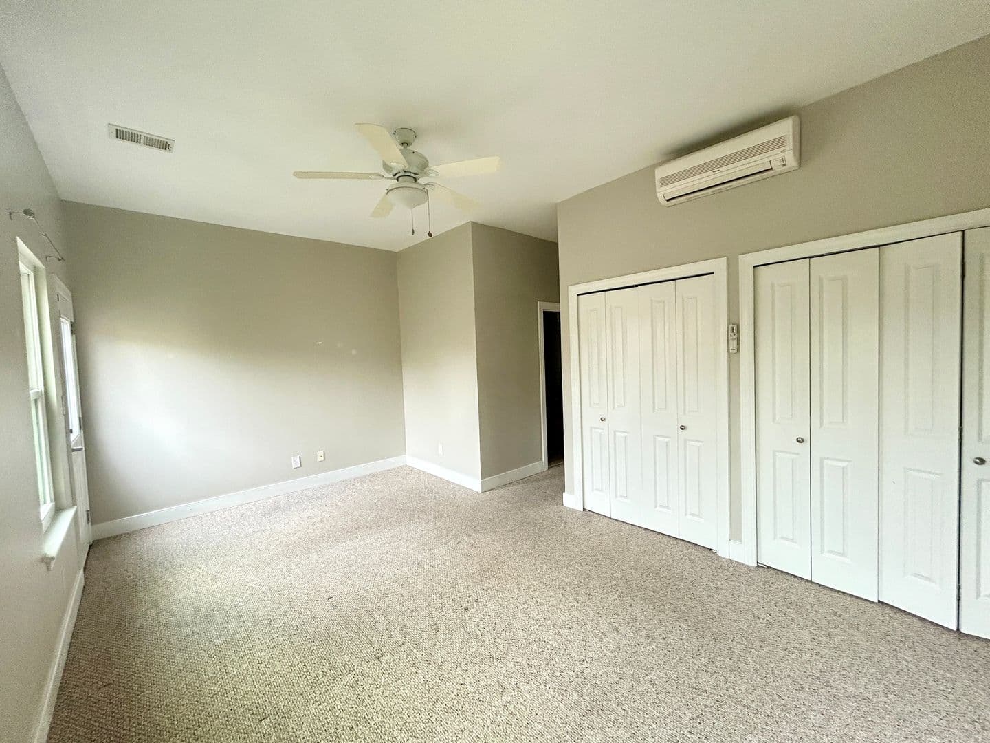 Washington Apartment: 1438 Fairmont St NW