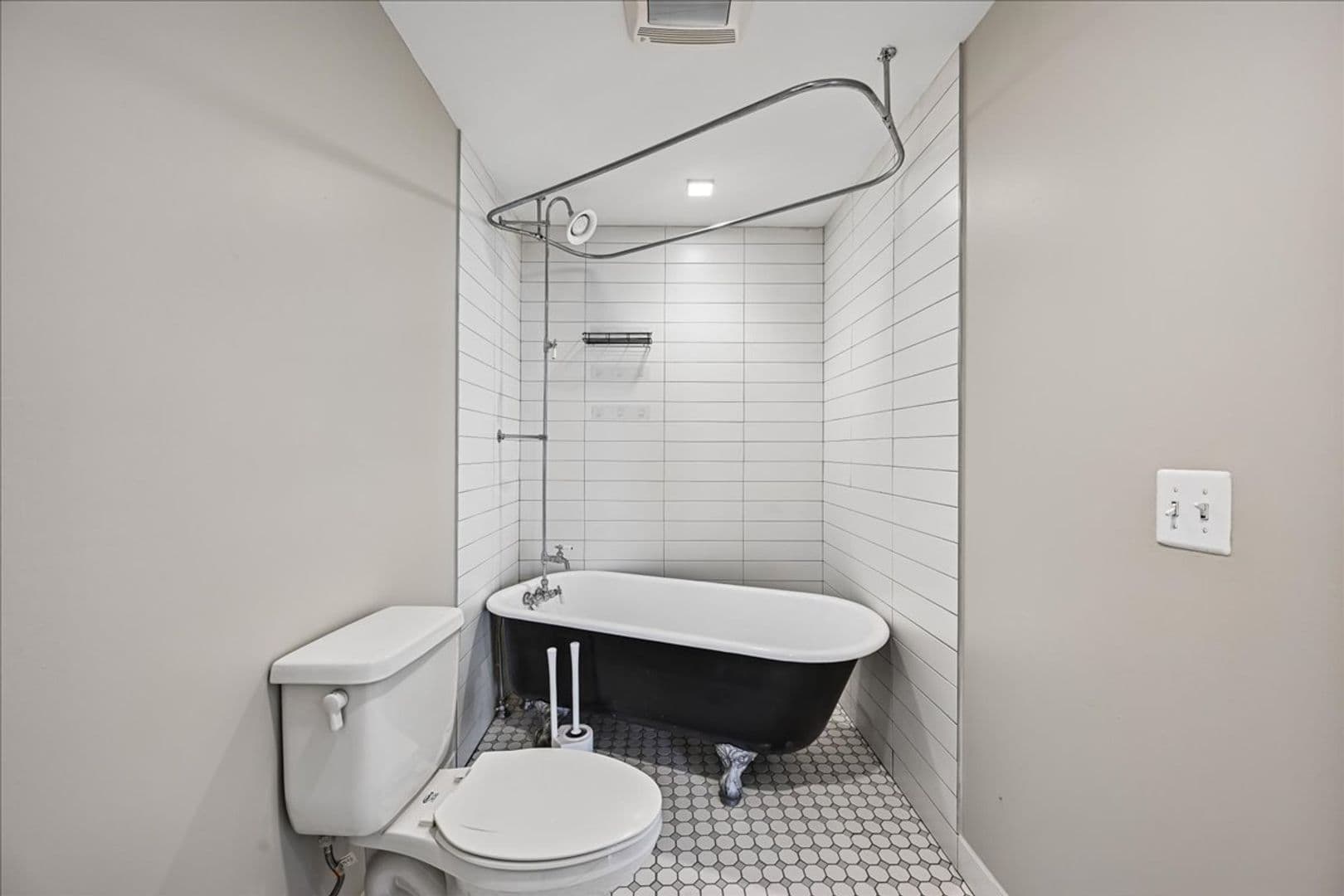 Washington Apartment: 10 Florida Avenue