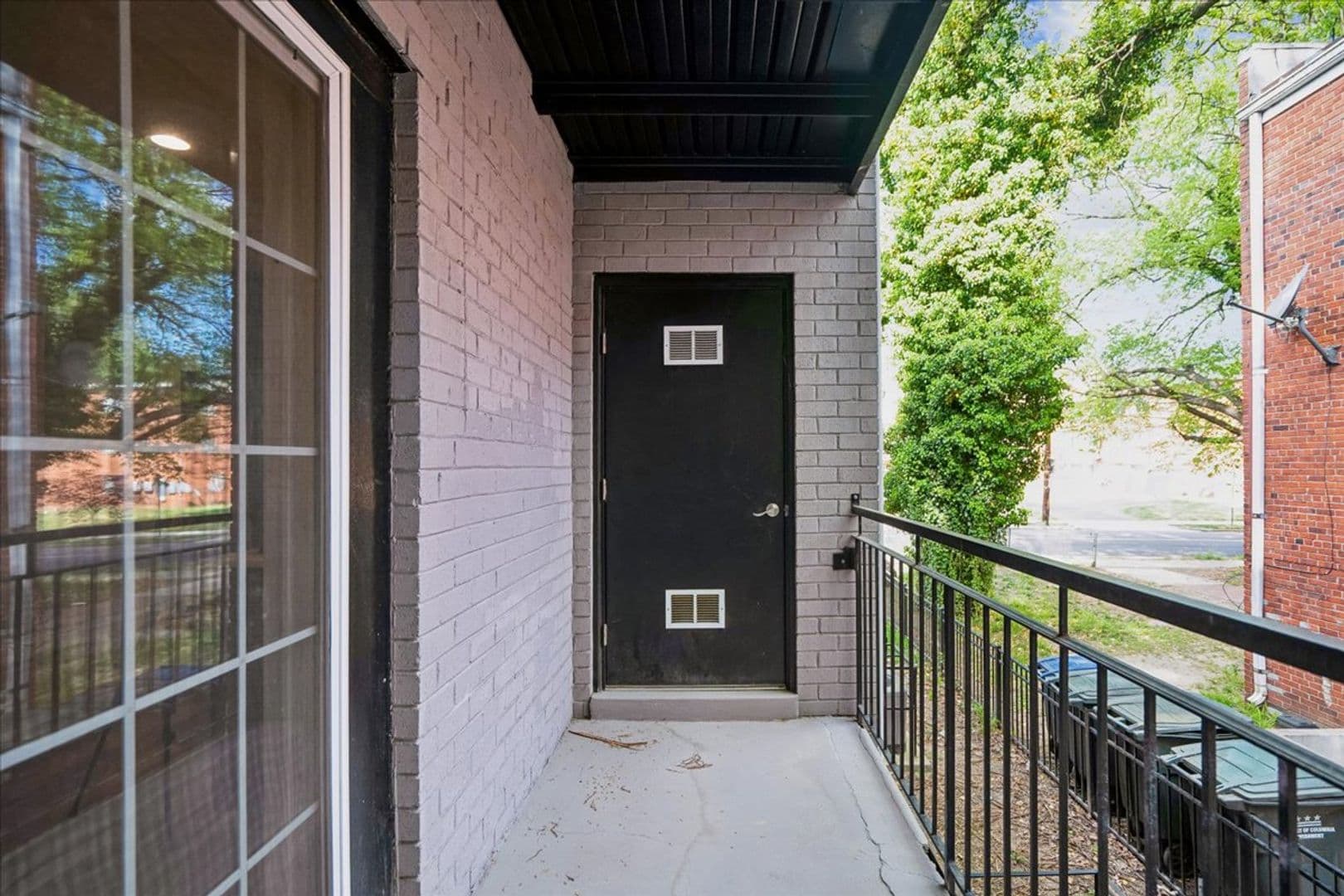 Washington Apartment: 1616 27th Street SE