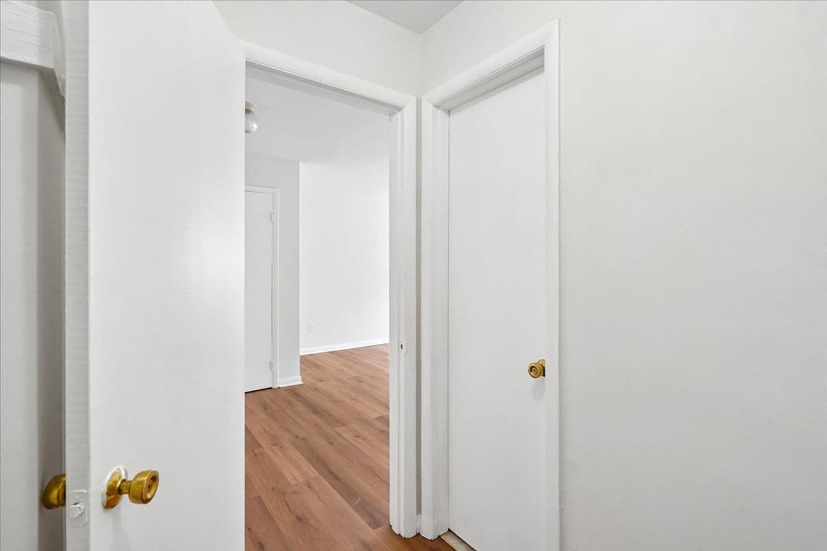 Washington Apartment: 1714 Summit Place NW