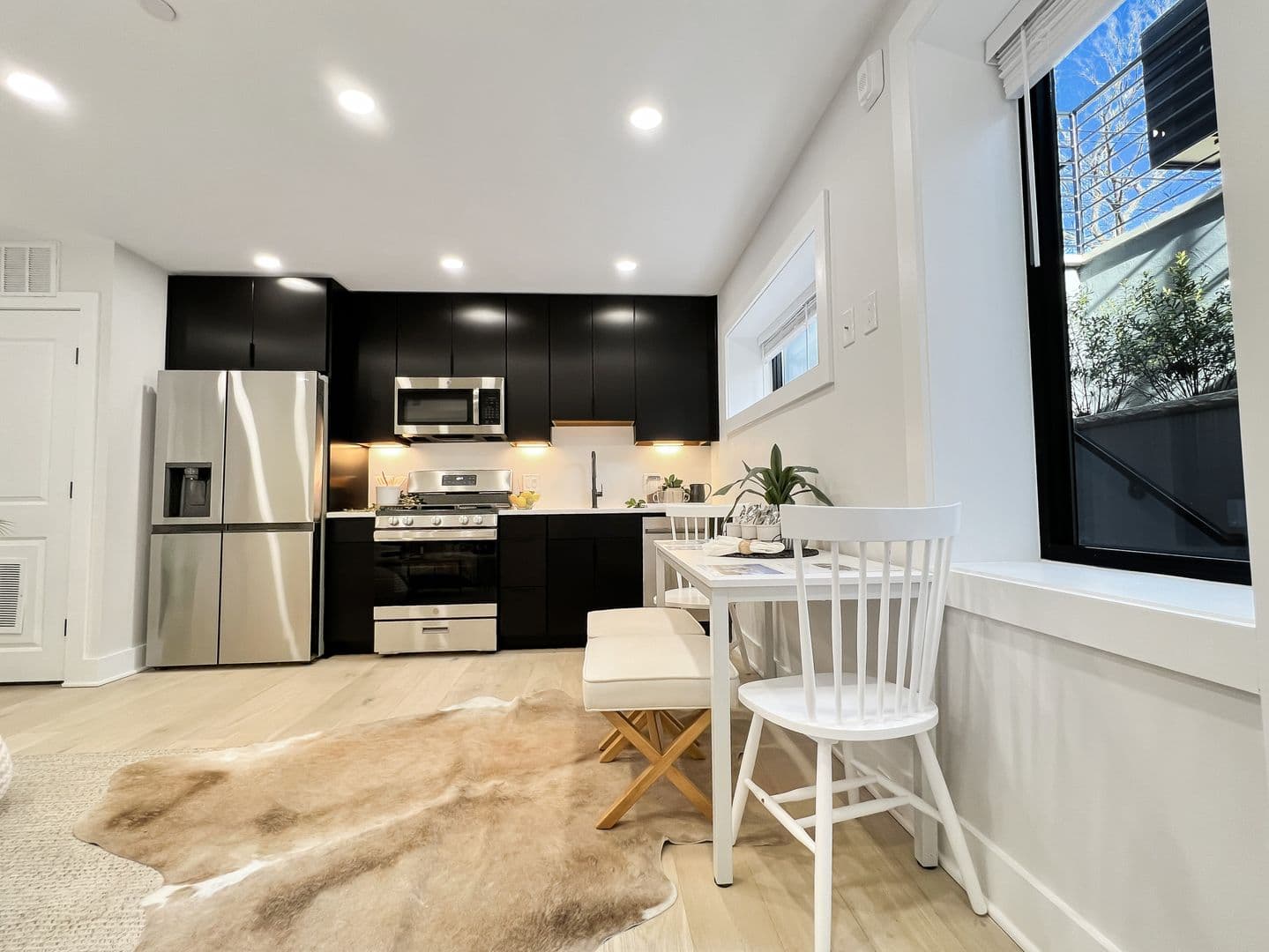 Washington Apartment: 1026 18th Street NE