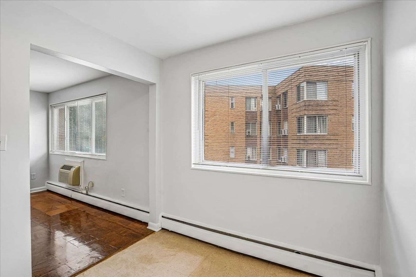 Washington Apartment: 1714 Summit Place NW