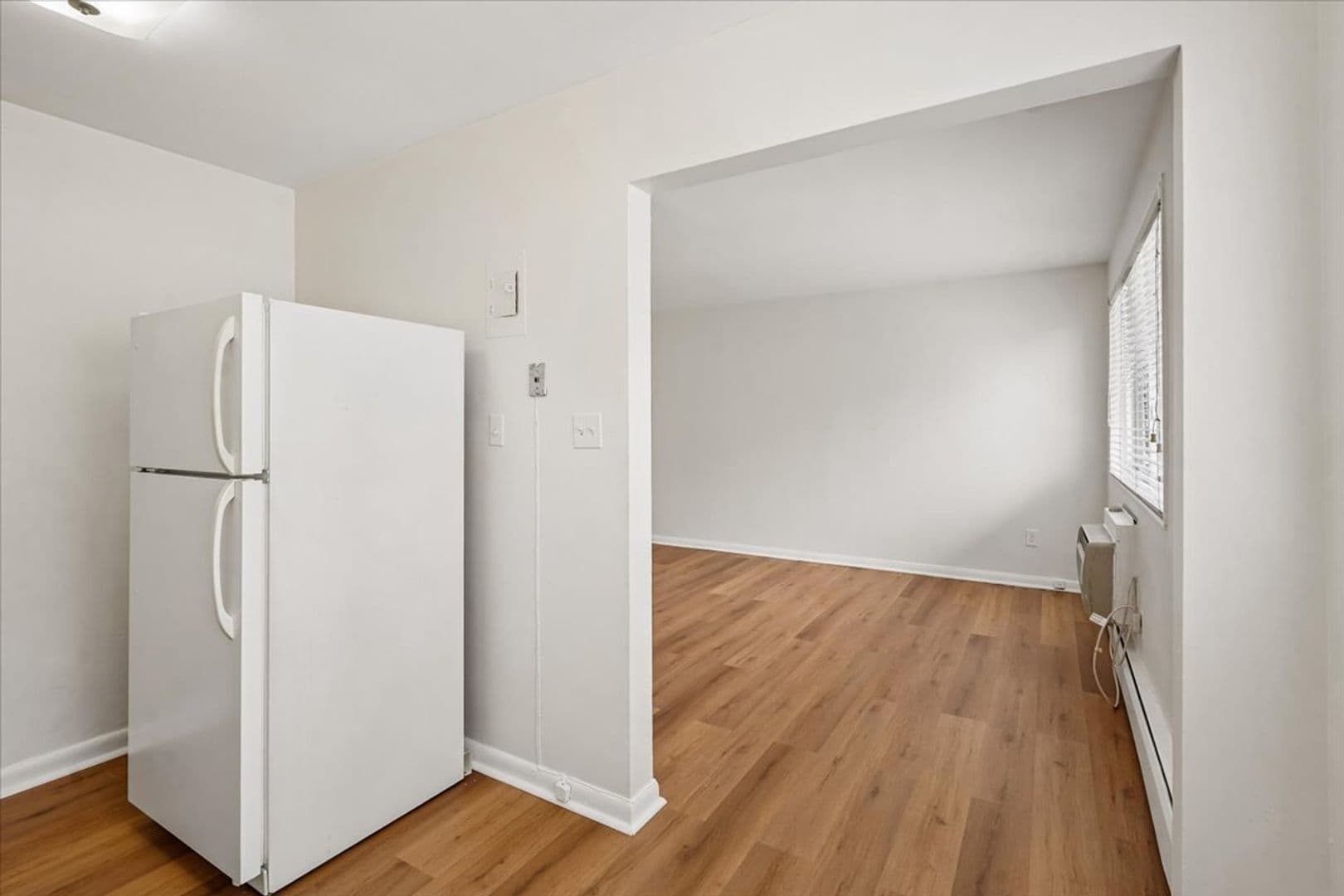 Washington Apartment: 1714 Summit Place NW
