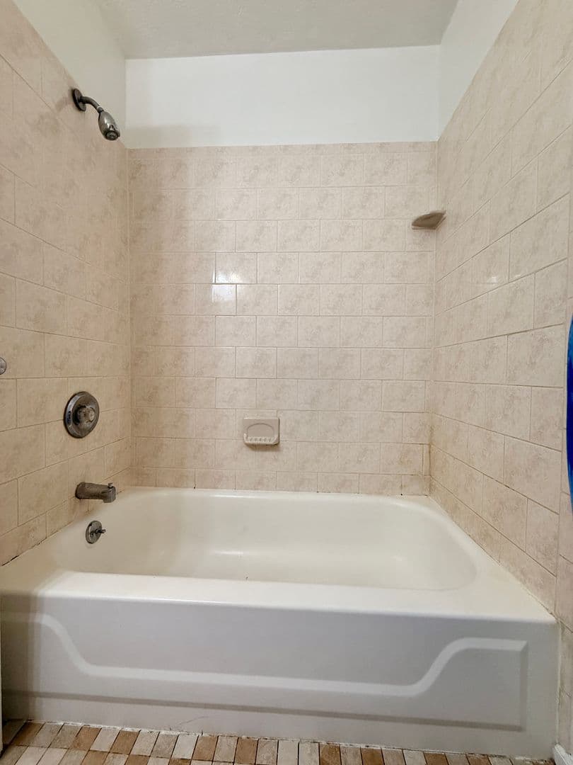 Baltimore Apartment: 215 S Eaton Street