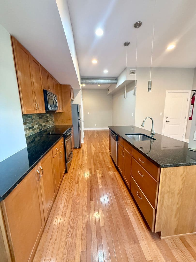 Washington Apartment: 1438 Fairmont St NW