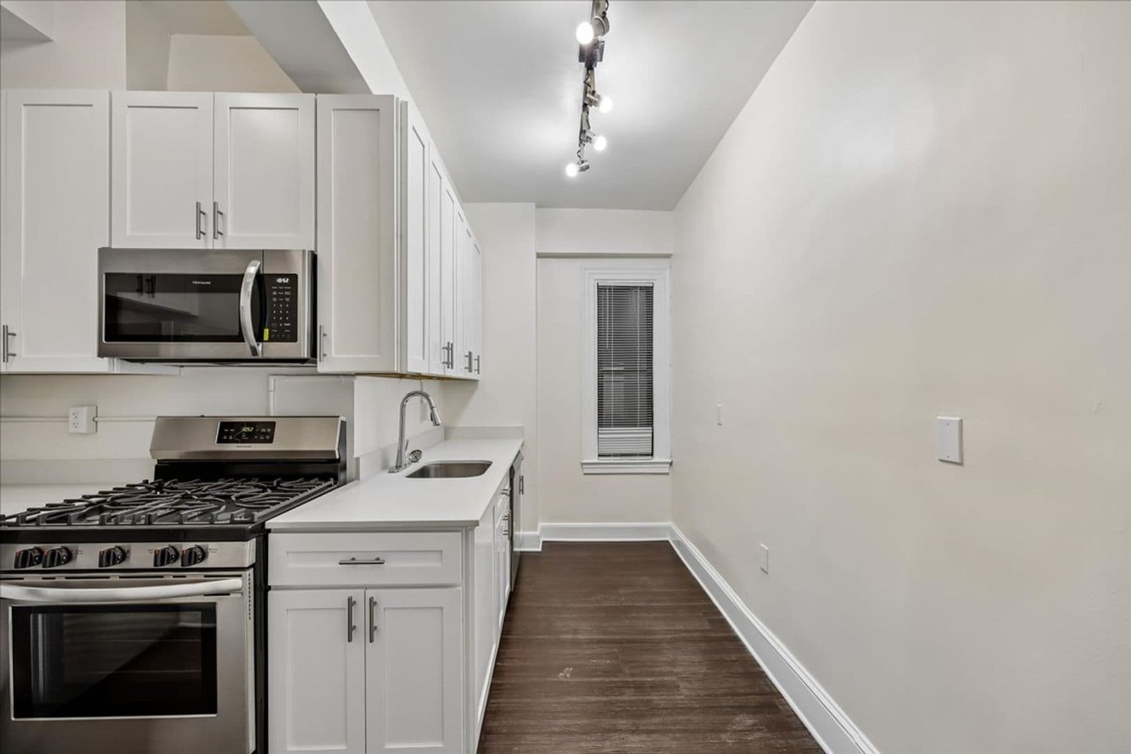 Washington Apartment: 1616 16th Street NW