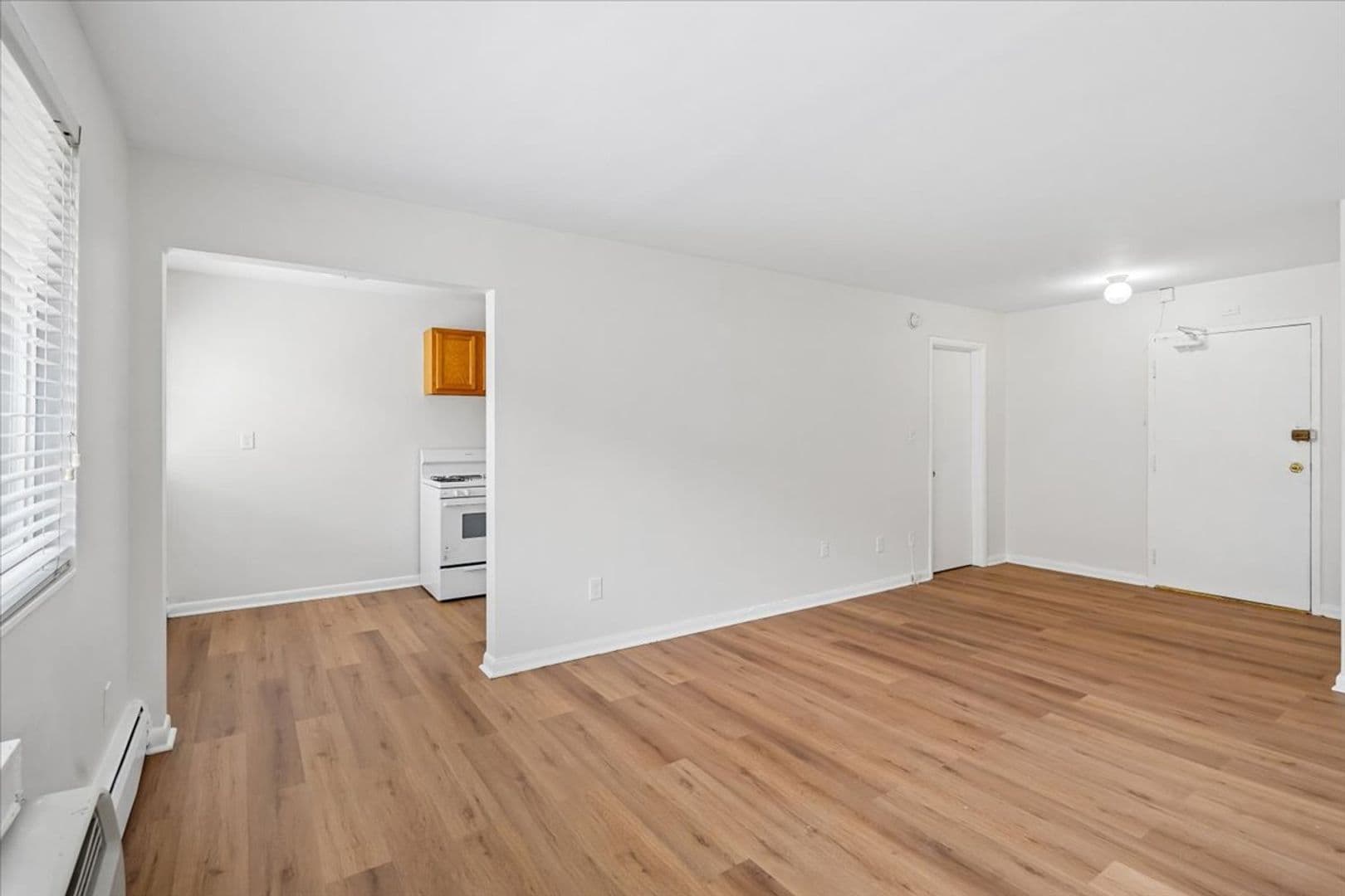 Washington Apartment: 1714 Summit Place NW