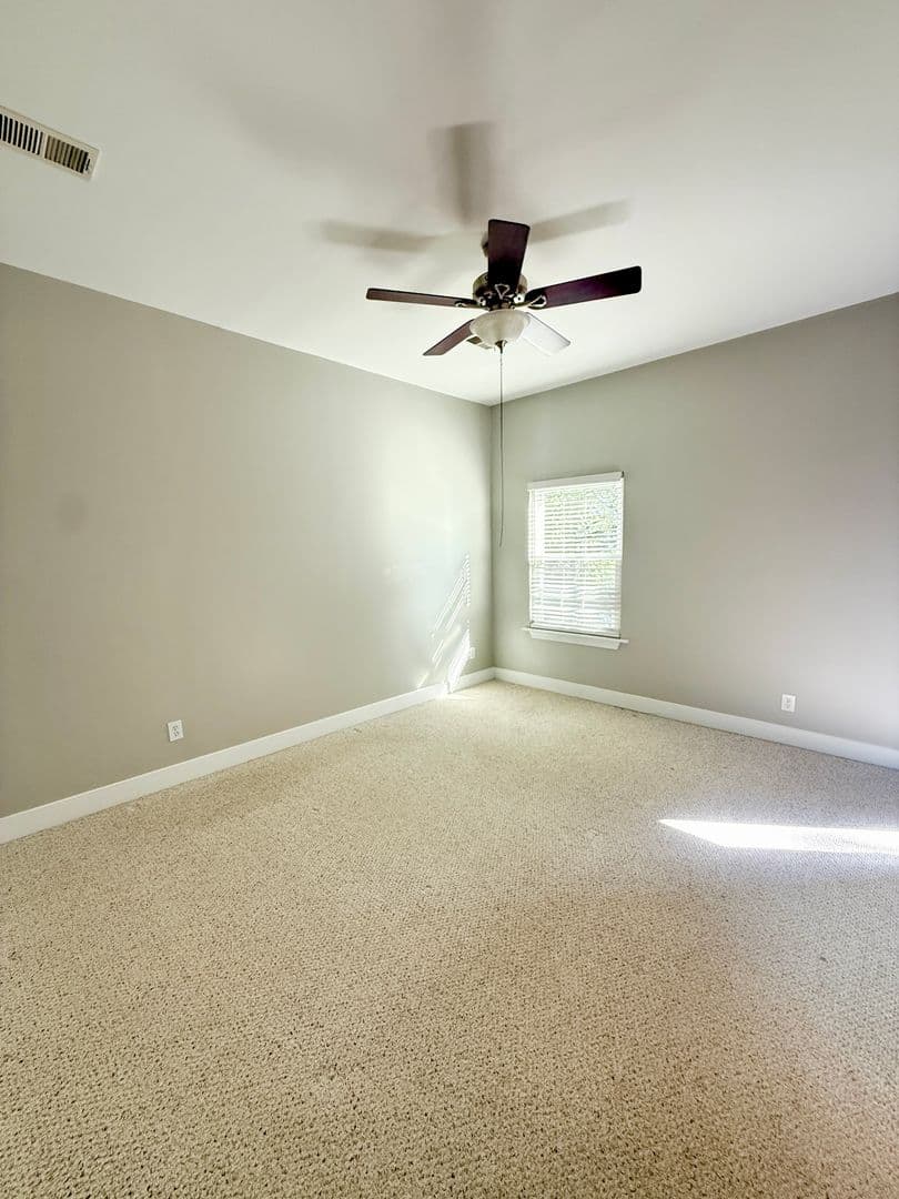Washington Apartment: 1438 Fairmont St NW