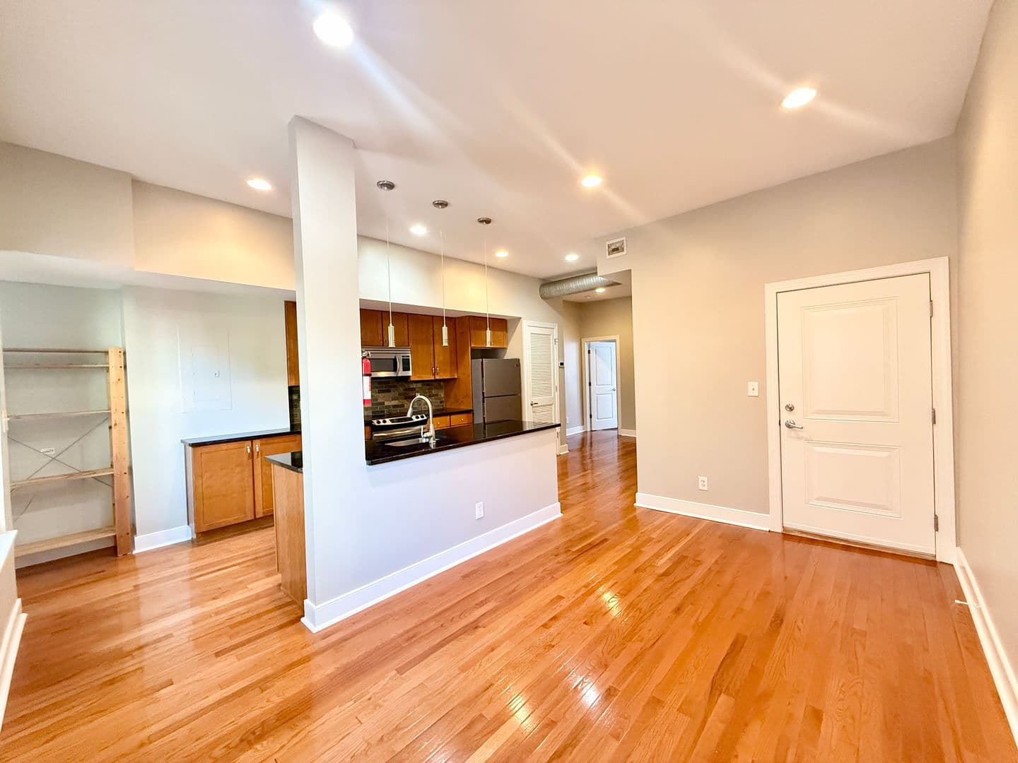 Washington Apartment: 1438 Fairmont St NW