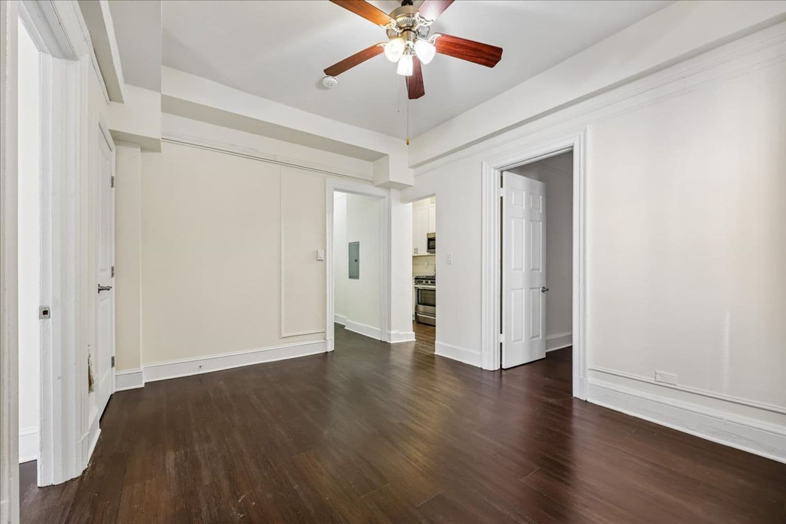 Washington Apartment: 1616 16th Street NW