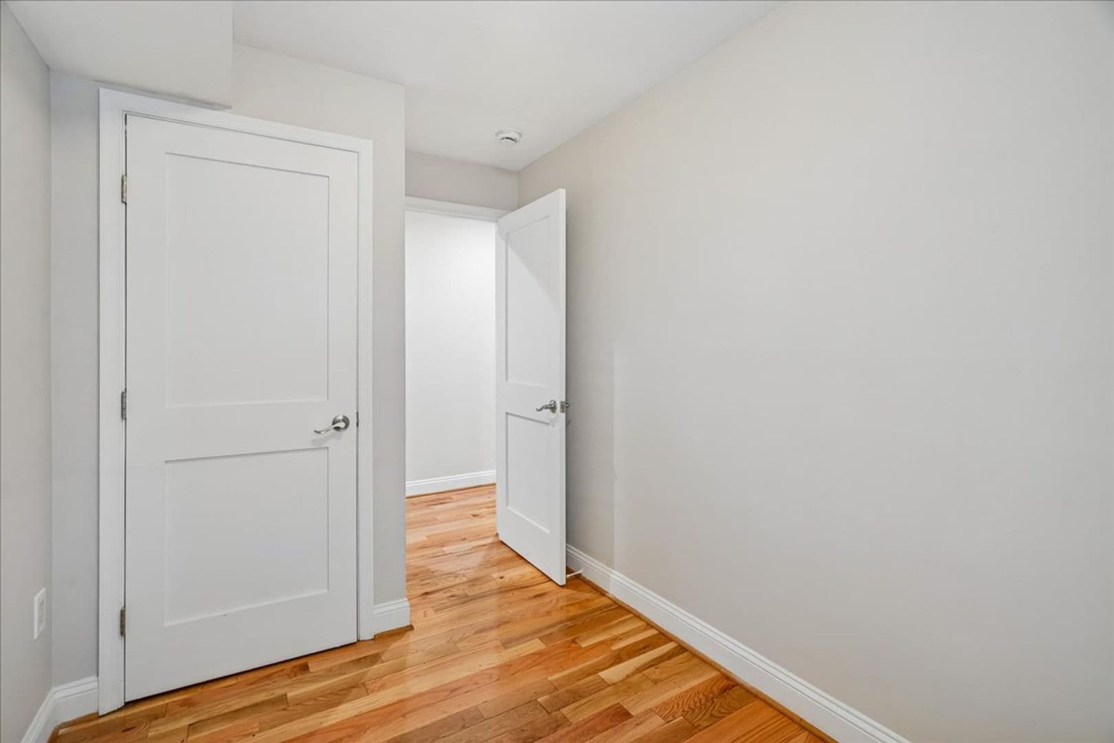 Washington Apartment: 1616 27th Street SE