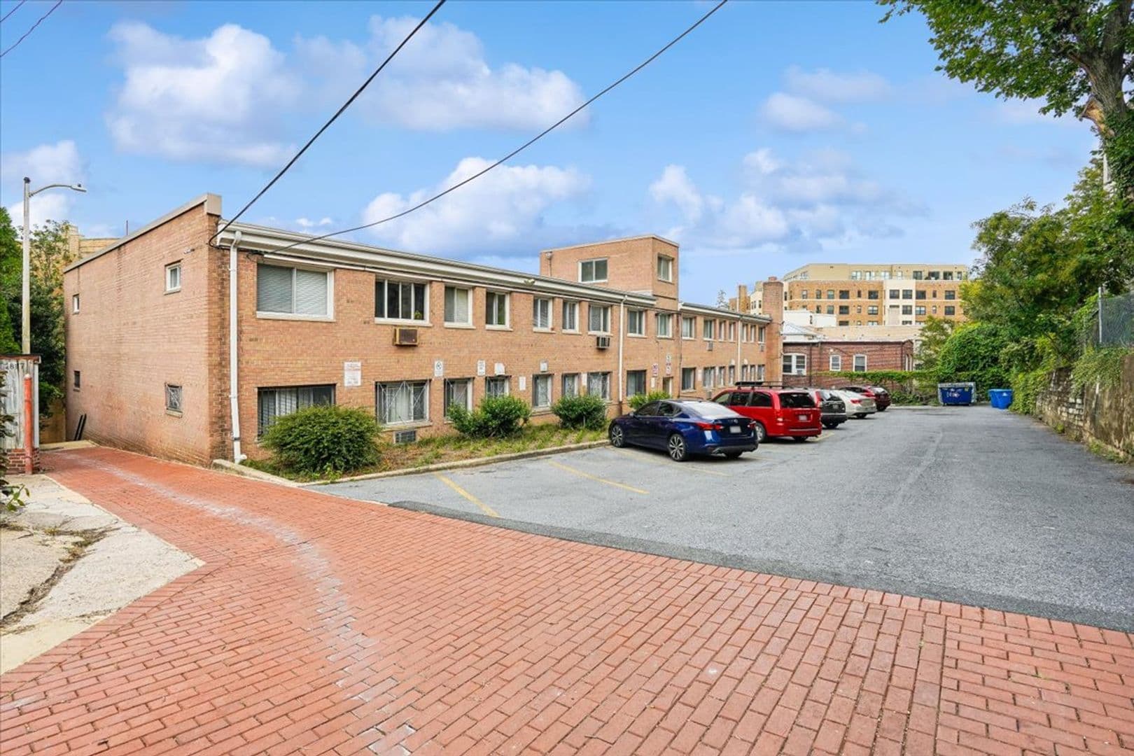Washington Apartment: 1714 Summit Place NW