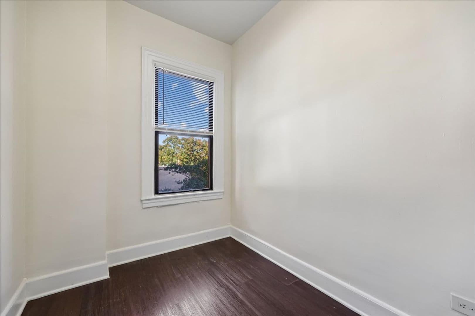Washington Apartment: 1616 16th Street NW