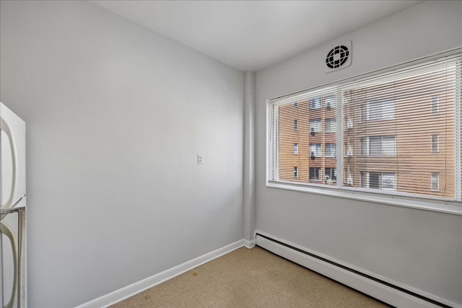 Washington Apartment: 1714 Summit Place NW