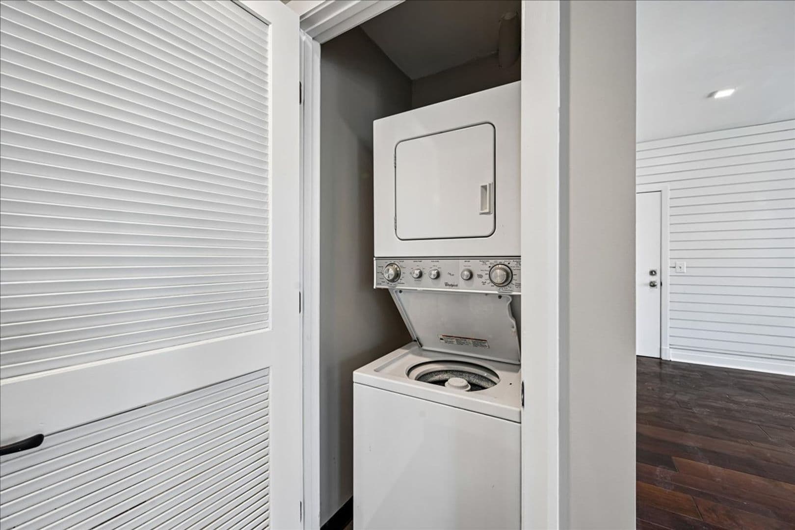 Washington Apartment: 10 Florida Avenue