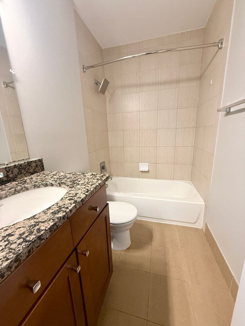 Washington Apartment: 1438 Fairmont St NW