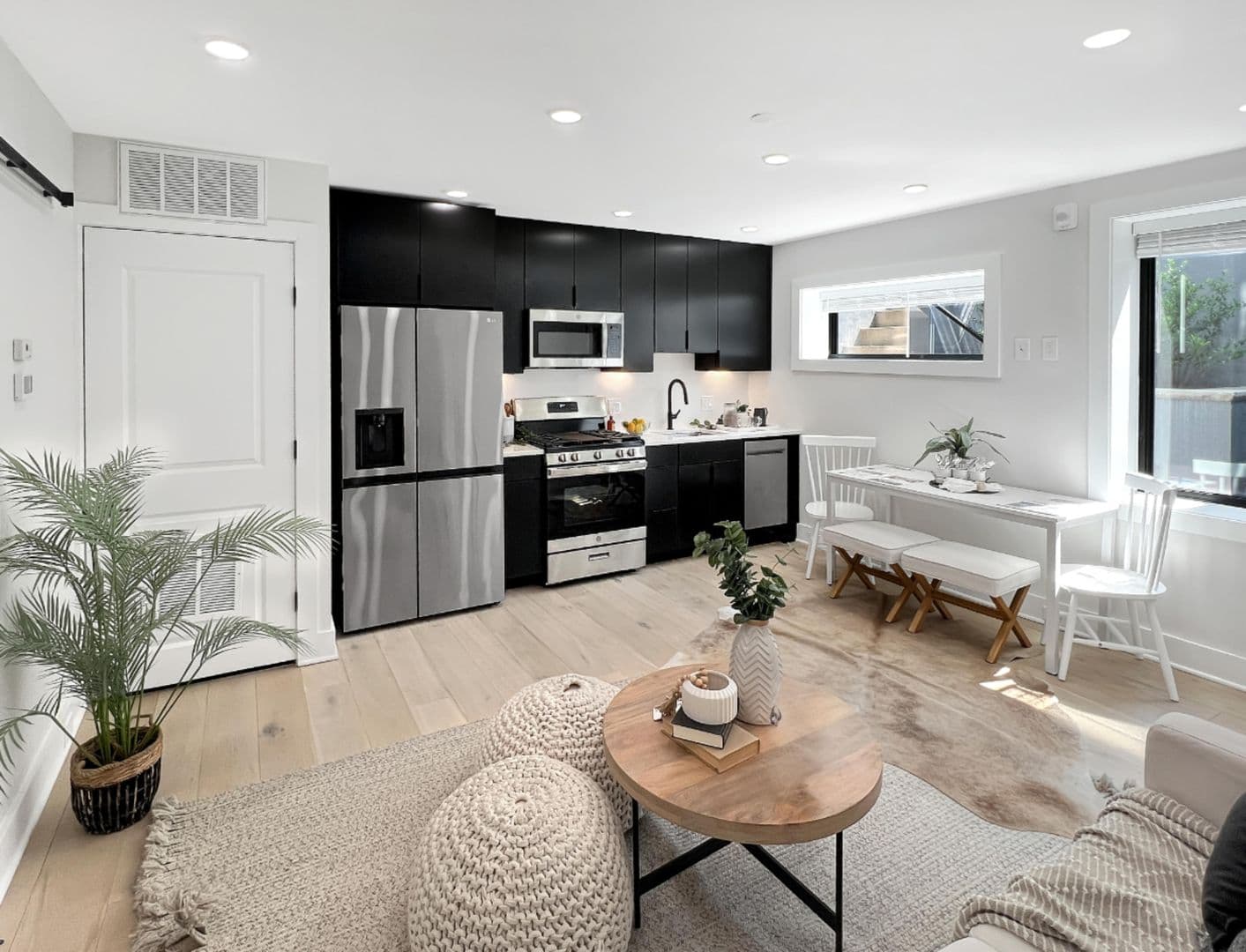 Washington Apartment: 1026 18th Street NE
