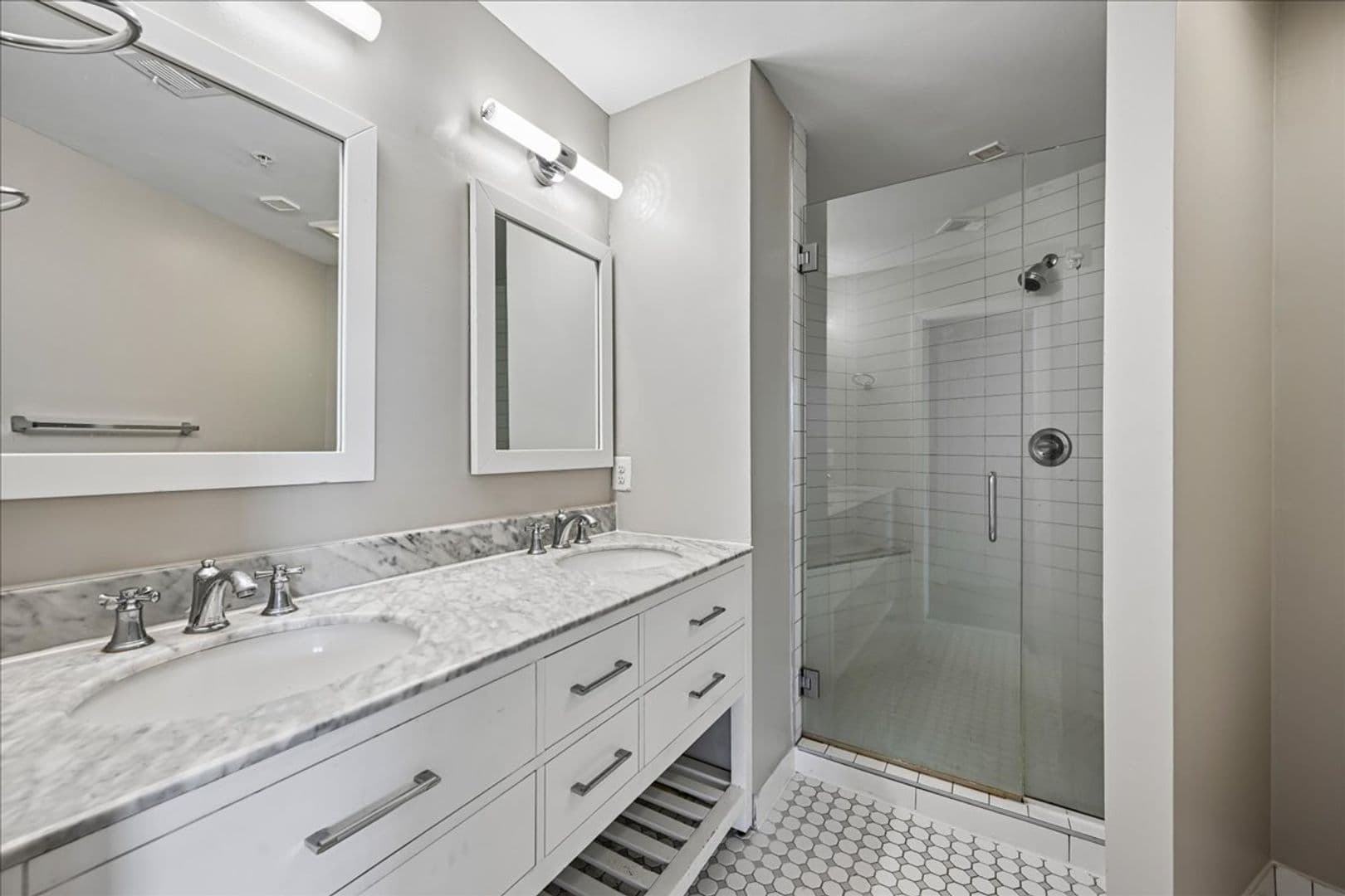 Washington Apartment: 10 Florida Avenue