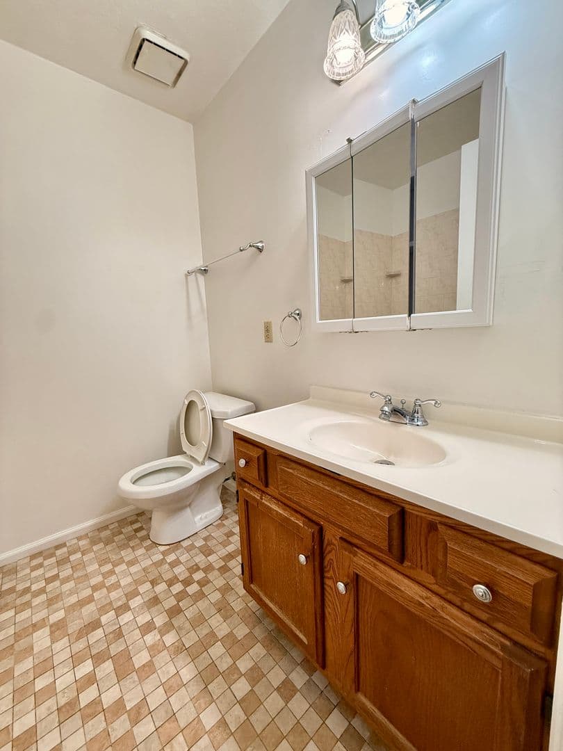 Baltimore Apartment: 215 S Eaton Street