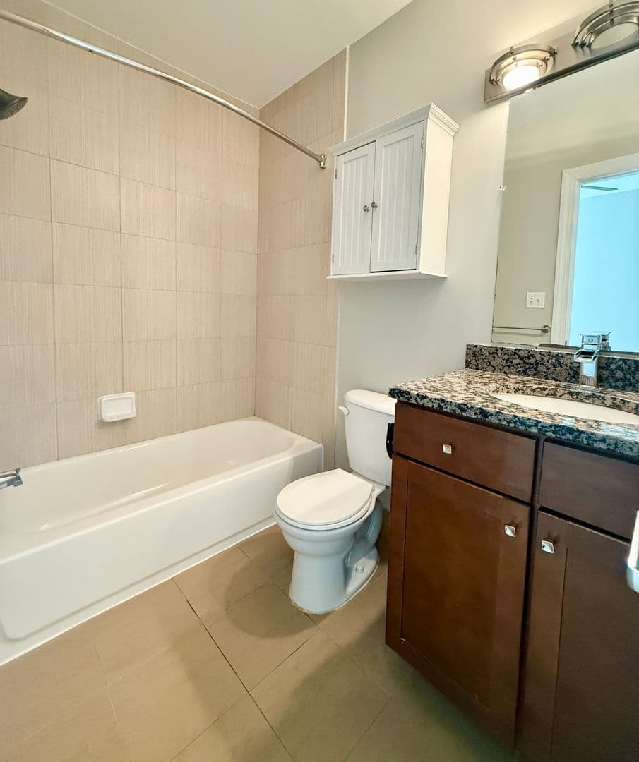 Washington Apartment: 1438 Fairmont St NW