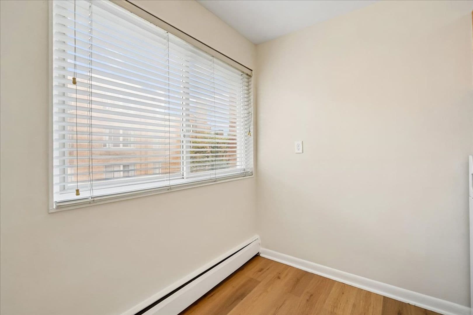 Washington Apartment: 1714 Summit Place NW