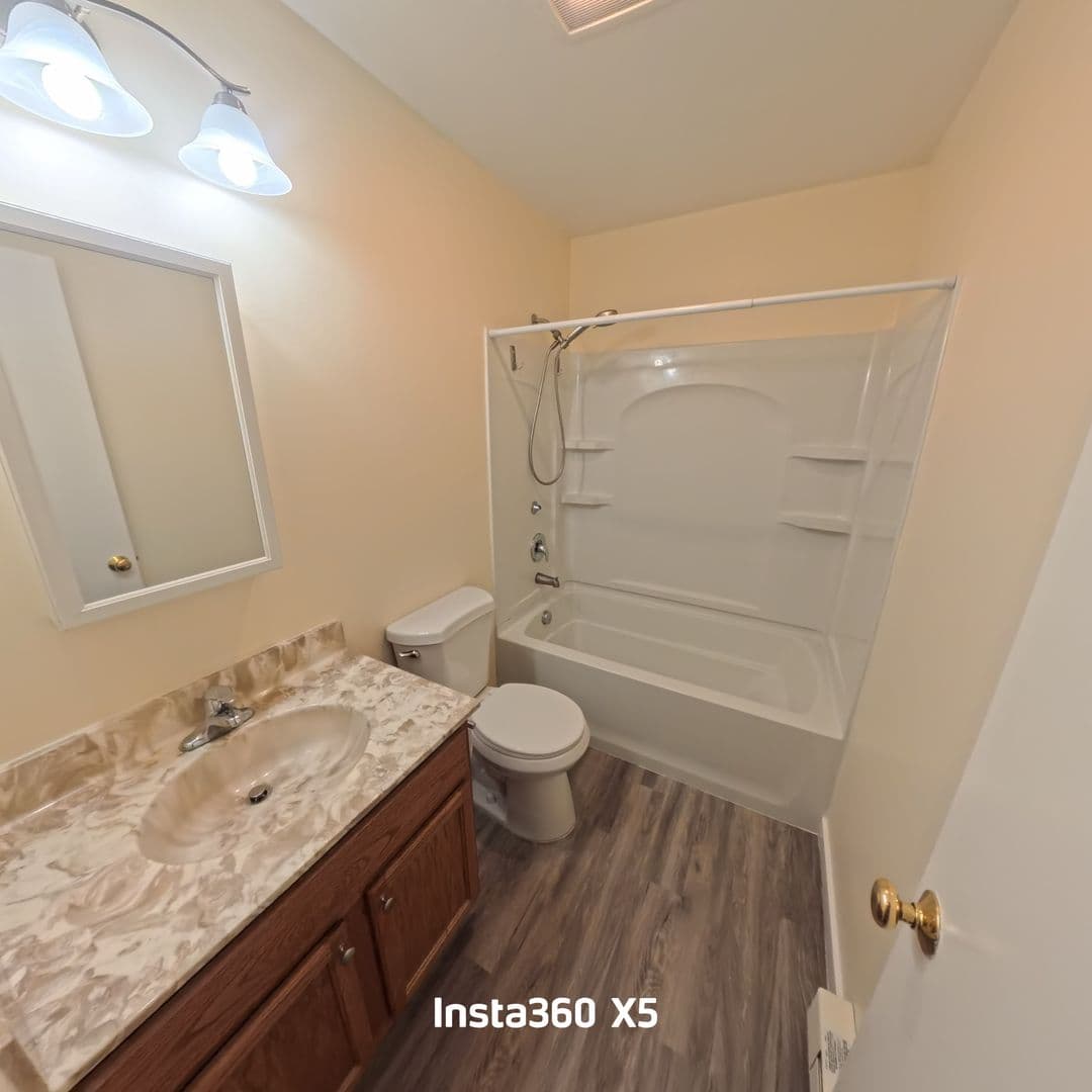 Stratford Apartment: 3699 Broadbridge Ave
