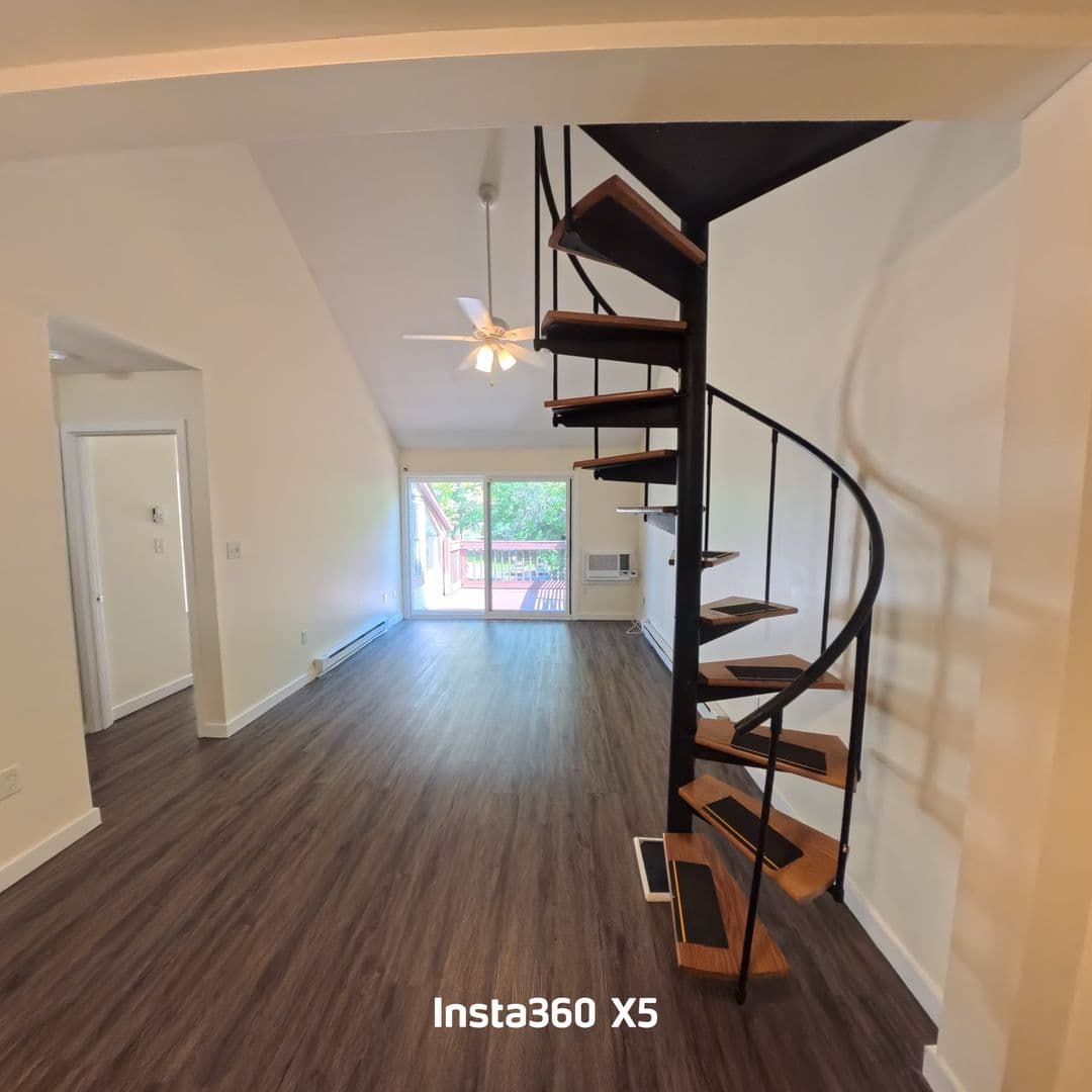 Stratford Apartment: 3699 Broadbridge Ave
