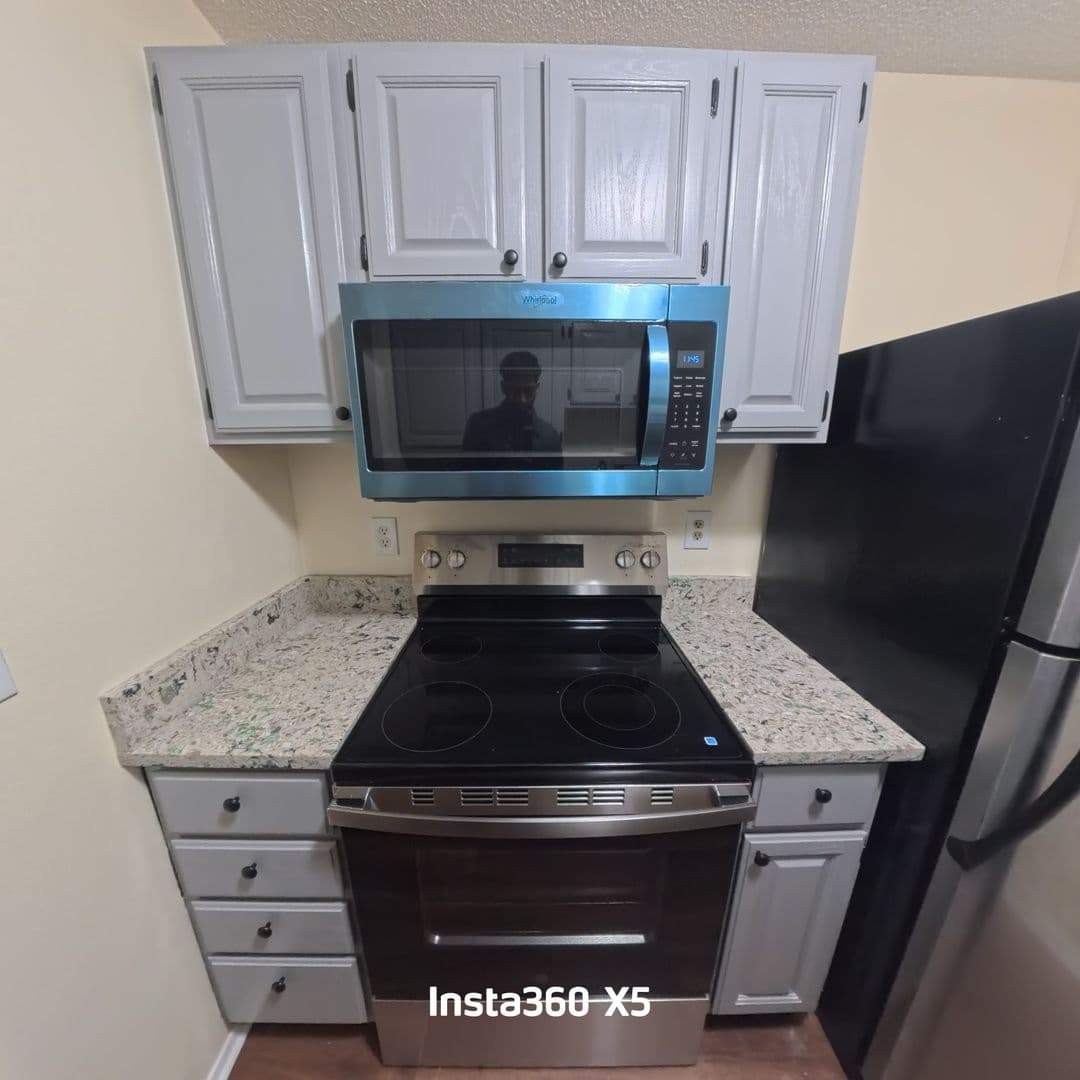 Stratford Apartment: 3699 Broadbridge Ave