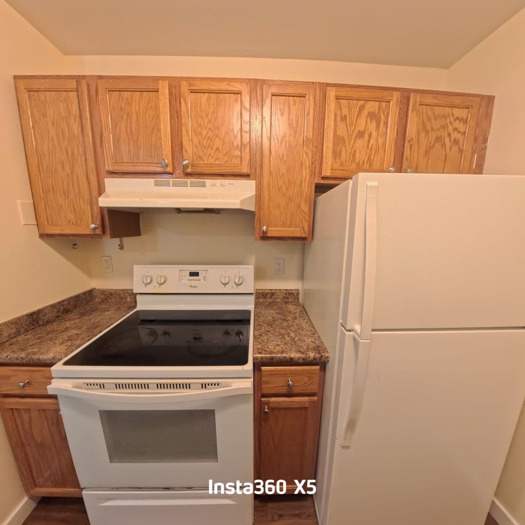 Stratford Apartment: 3699 Broadbridge Ave