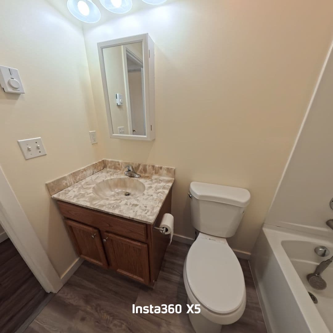 Stratford Apartment: 3699 Broadbridge Ave