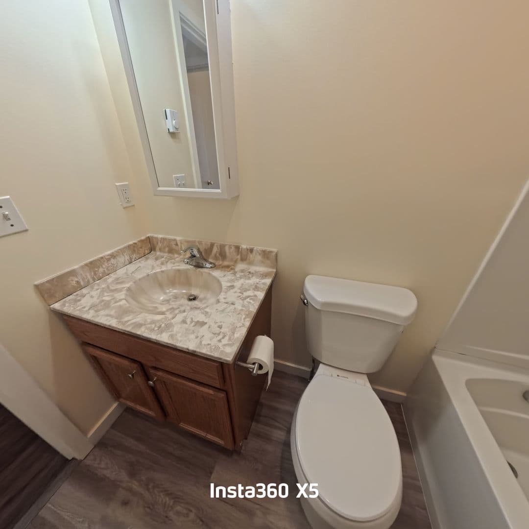 Stratford Apartment: 3699 Broadbridge Ave