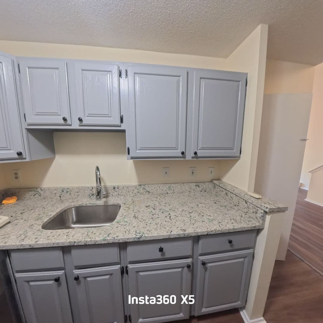 Stratford Apartment: 3699 Broadbridge Ave