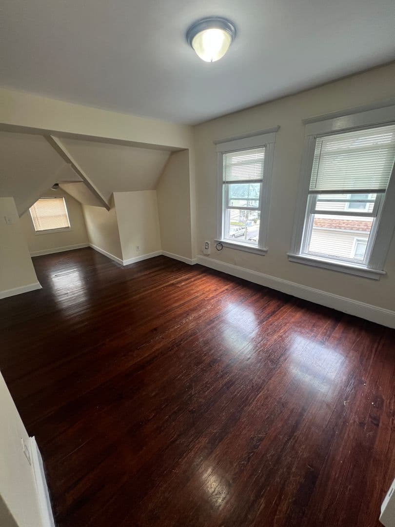 Bridgeport Apartment: 65-67 Fox St