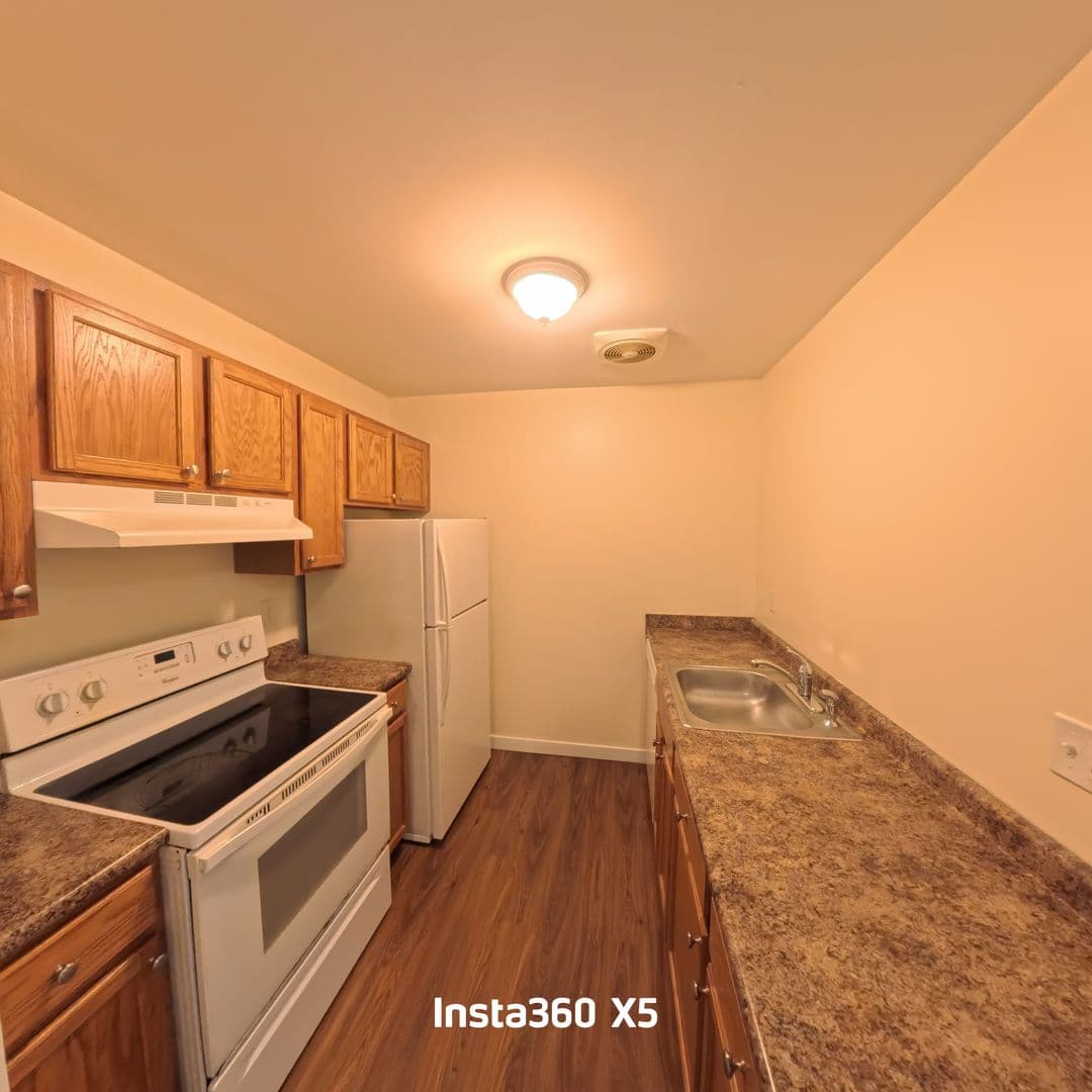 Stratford Apartment: 3699 Broadbridge Ave