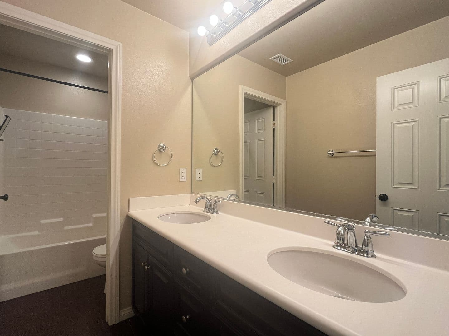 Vista House: 790 Arbor Glen Ln