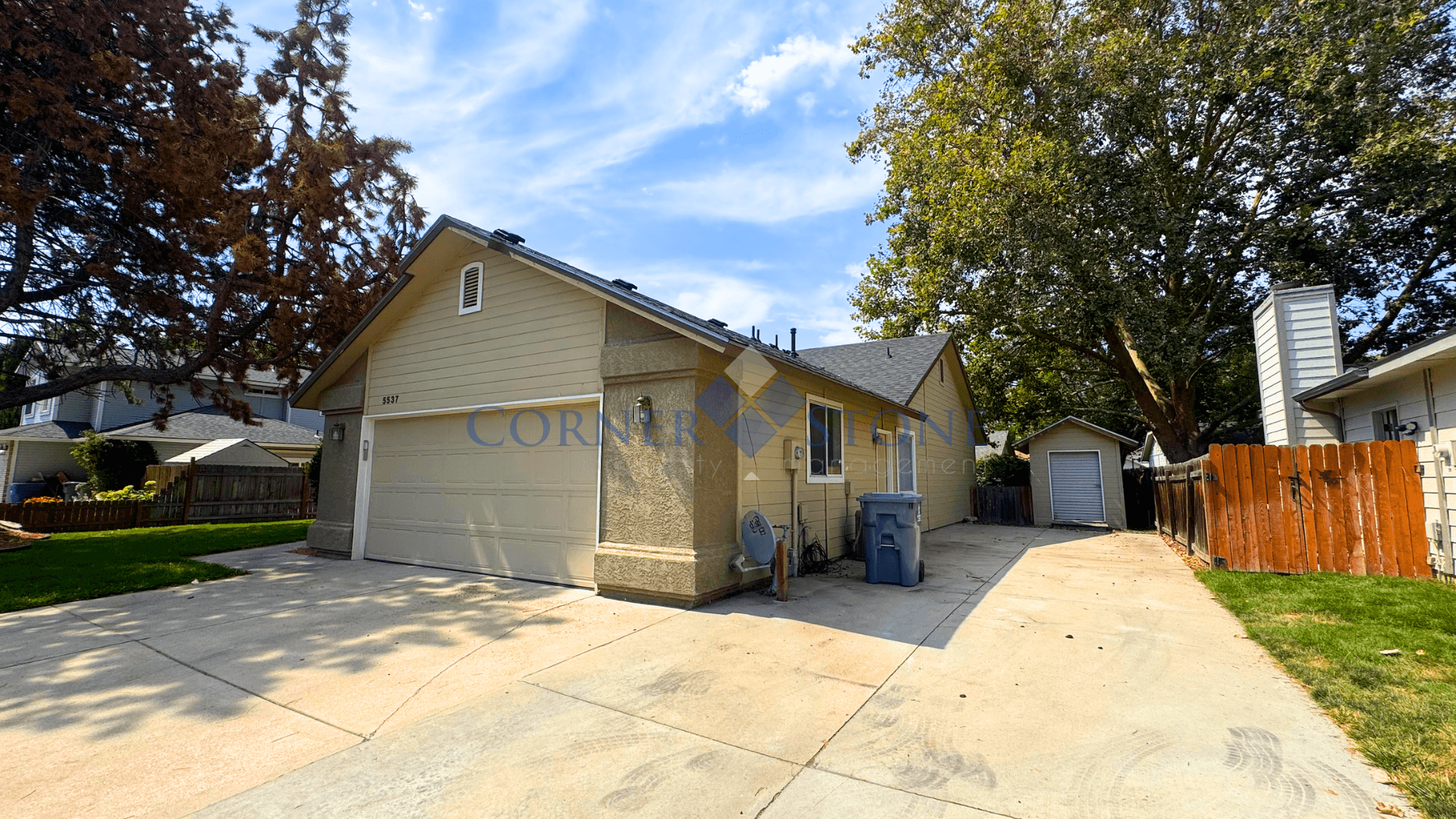 Boise House: 5537 N Tumbleweed Place